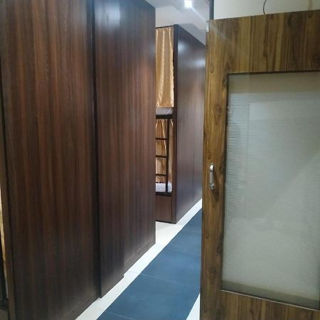 Almas Dormitory 24 Hours Aircondition Мумбаи Экстерьер фото
